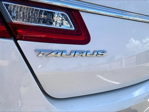 Used 2016 Ford Taurus SHO w/ Equipment Group 401A AWD/4WD image 33