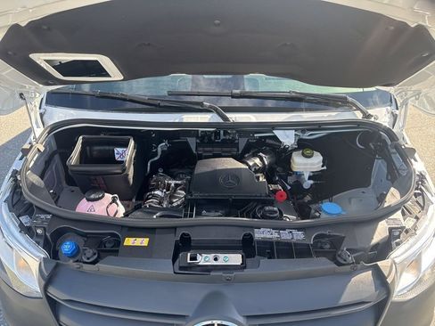 Used 2025 Mercedes-Benz Sprinter 2500 image 29