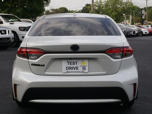 Used 2022 Toyota Corolla LE w/ Premium Interior Package FWD image 6