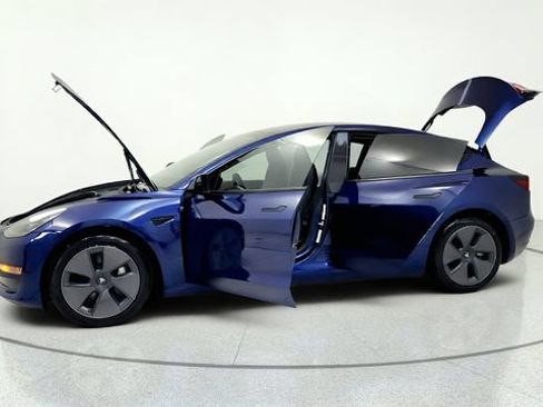 Used 2023 Tesla Model 3 Standard Range RWD image 14