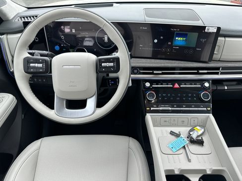 New 2025 Hyundai Santa Fe Calligraphy image 18