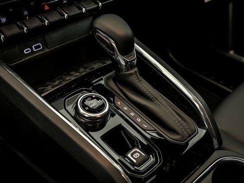 New 2026 GMC Canyon Elevation w/ Convenience Package image 16