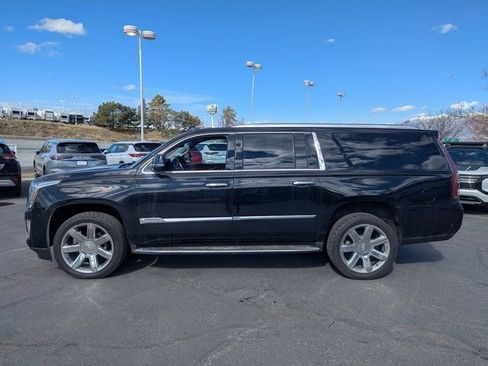 Used 2018 Cadillac Escalade ESV Premium Luxury image 7