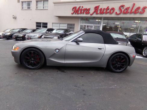 Used 2003 BMW Z4 2.5i RWD image 2