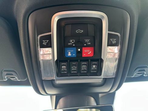 Used 2023 RAM 1500 Limited image 17