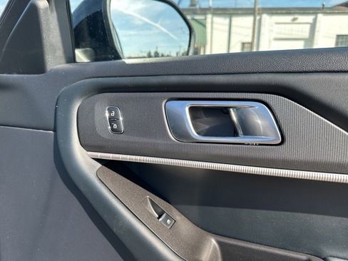 Used 2025 Ford Explorer ST-Line w/ ST-Line Street Pack image 26