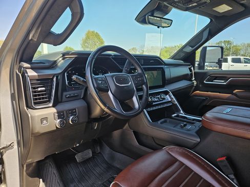 Used 2025 GMC Sierra 3500 Denali Ultimate image 13
