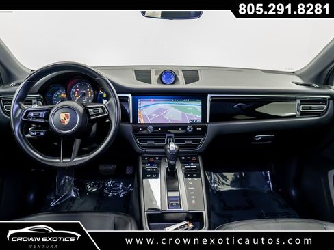 Used 2023 Porsche Macan Turbo image 31