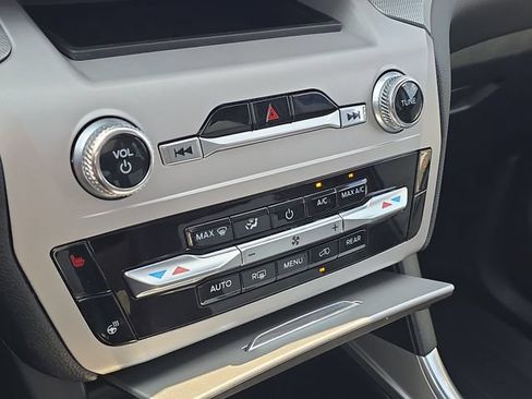 Certified 2024 Ford Explorer XLT w/ Equipment Group 202A AWD/4WD image 21