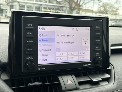 Used 2022 Toyota RAV4 XLE image 18