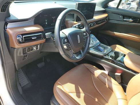 Used 2023 Lincoln Nautilus Reserve AWD/4WD image 17