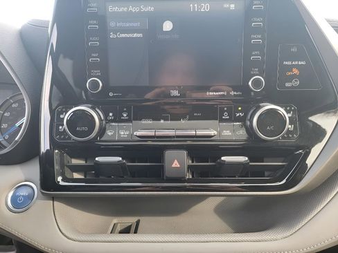 Used 2021 Toyota Highlander Limited image 25