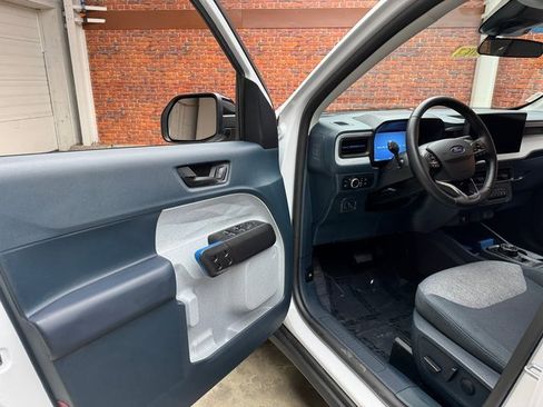 Certified 2025 Ford Maverick XLT w/ Equipment Group 301A image 9