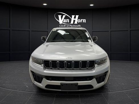 New 2026 Jeep Grand Cherokee Limited w/ Luxury Tech Group II image 12