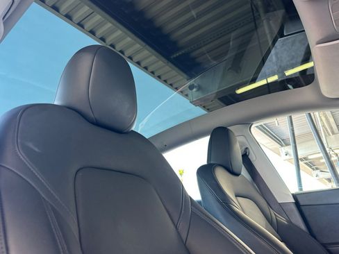 Used 2023 Tesla Model Y Long Range AWD/4WD image 16