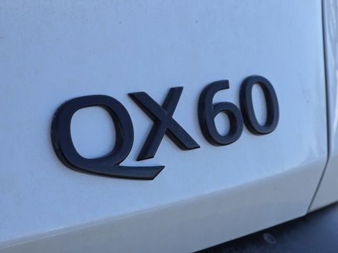 Certified 2025 INFINITI QX60 Luxe w/ Black Edition image 12