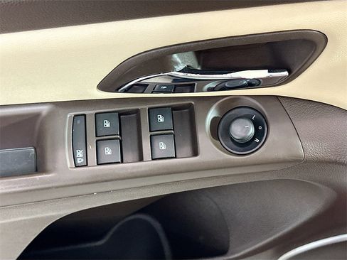 Used 2011 Chevrolet Cruze LT image 17