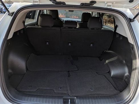 Used 2022 Kia Sportage LX image 17