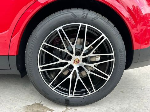 Used 2025 Porsche Cayenne E-Hybrid image 43