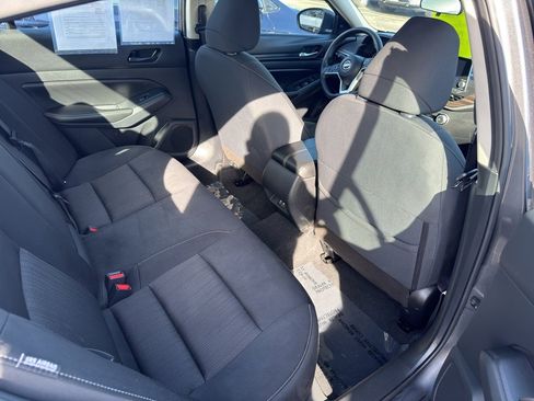 Used 2024 Nissan Altima 2.5 SV image 17