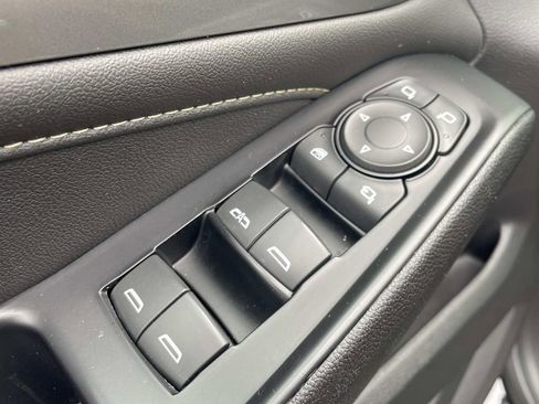 Used 2023 Chevrolet Traverse LT w/ LT Premium Package image 17