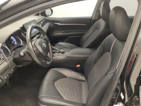 Used 2022 Toyota Camry SE w/ Convenience Package FWD image 17
