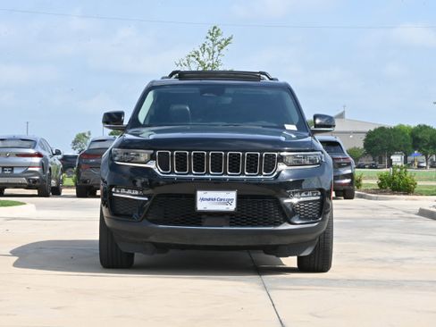 Used 2023 Jeep Grand Cherokee 4WD 4xe image 3