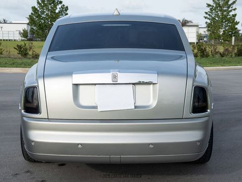 Used 2005 Rolls-Royce Phantom Sedan RWD image 7