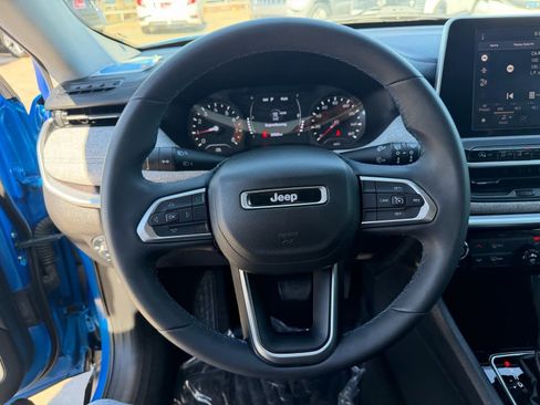 Used 2022 Jeep Compass Latitude image 15