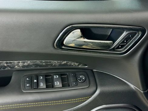 Used 2023 Dodge Durango R/T w/ Hemi Orange Plus Package AWD/4WD image 18