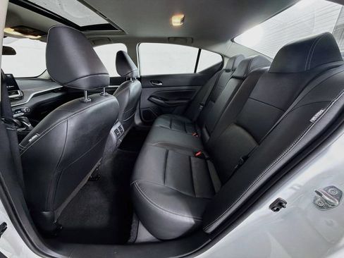 Used 2025 Nissan Altima 2.5 SL FWD image 36