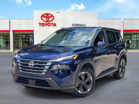 Used 2025 Nissan Rogue SV FWD image 1