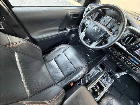 Used 2018 Toyota Tacoma TRD Pro AWD/4WD image 8