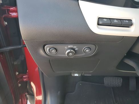 Used 2021 Buick Encore GX Essence w/ Advanced Technology Package image 32