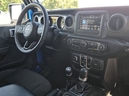 Used 2023 Jeep Wrangler Unlimited Sport AWD/4WD image 27
