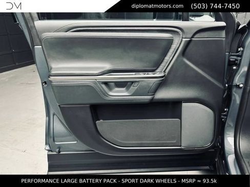 Used 2025 Rivian R1S Adventure AWD/4WD image 29