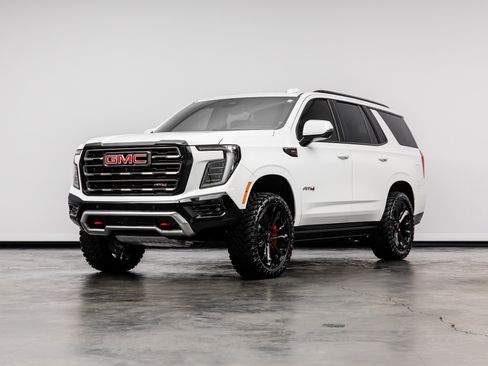 Used 2025 GMC Yukon AT4 Ultimate w/ LPO, Illumination Package AWD/4WD image 7