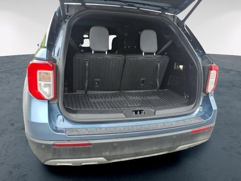 Used 2020 Ford Explorer XLT w/ Equipment Group 202A AWD/4WD image 11