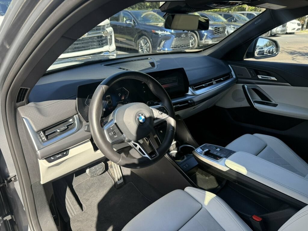 Used 2026 BMW X2 xDrive28i w/ M Sport Package AWD/4WD image 3