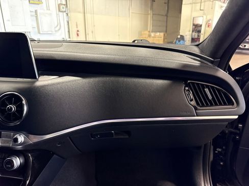 Used 2020 Kia Stinger GT2 image 11