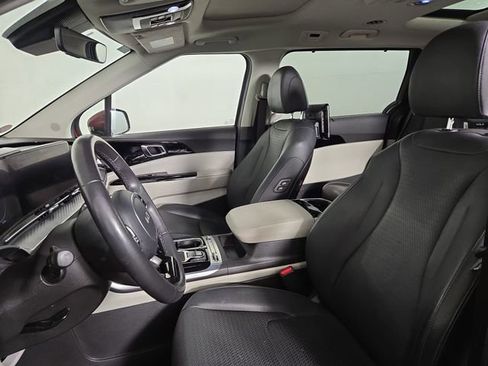Used 2023 Kia Carnival SX Prestige FWD image 12