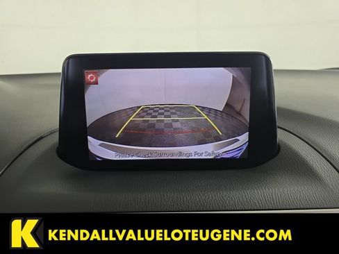 Used 2017 MAZDA MAZDA3 Touring FWD image 19