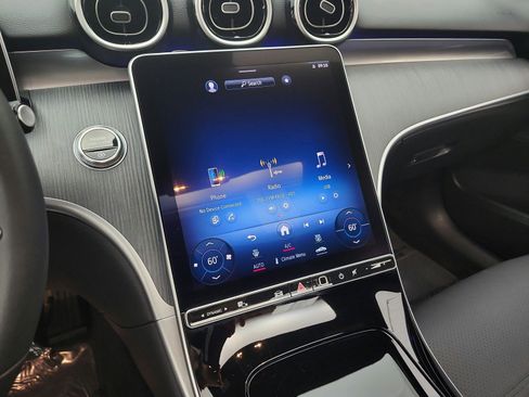 Used 2024 Mercedes-Benz C 300 Sedan image 11