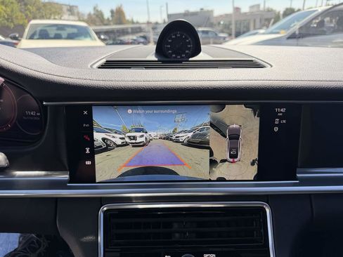 Used 2023 Porsche Panamera image 27