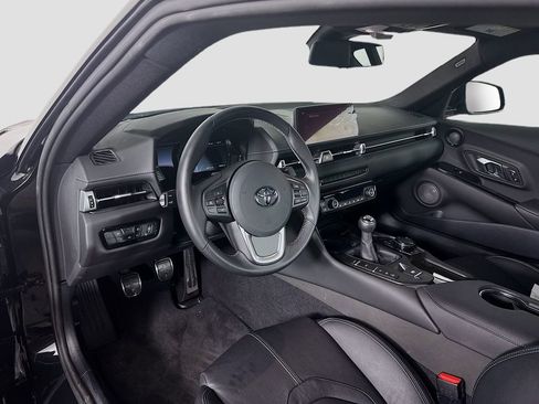 Used 2025 Toyota Supra Premium image 9