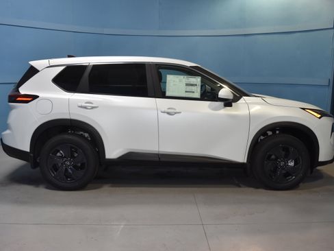 New 2026 Nissan Rogue SV w/ Cold Weather Package FWD image 19