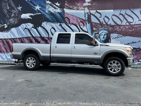 Used 2011 Ford F250 Lariat w/ Lariat Interior Pkg image 1