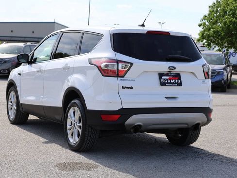 Used 2017 Ford Escape SE FWD image 11