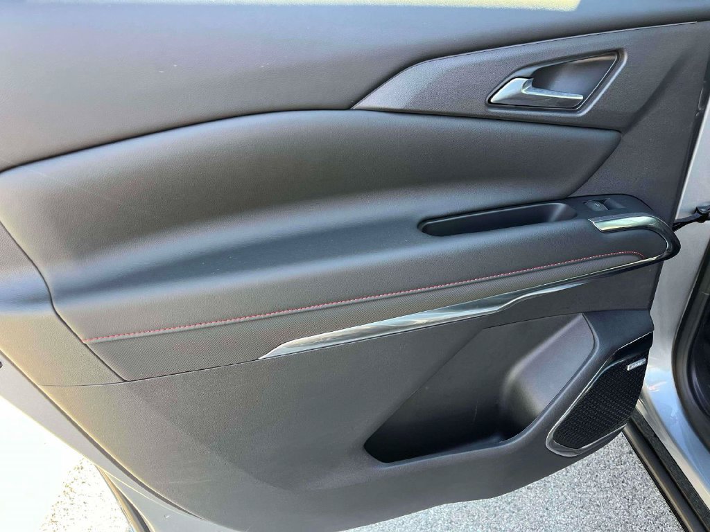 Used 2024 Chevrolet Traverse RS FWD image 5