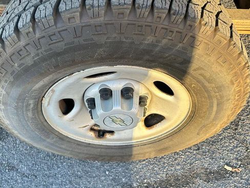 Used 2006 Chevrolet Silverado 2500 W/T RWD image 9